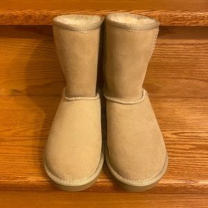 Youth Classic Uggs
